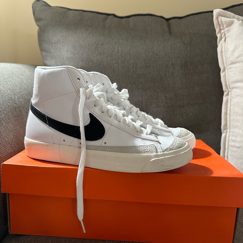 Nike Blazer 77 high top sneakers